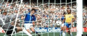 Paolo Rossi segna il primo gol per l'Italia