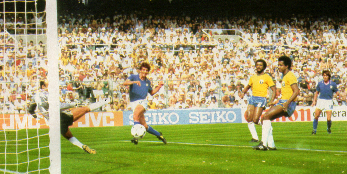 Paolo Rossi realizza contro il Brasile